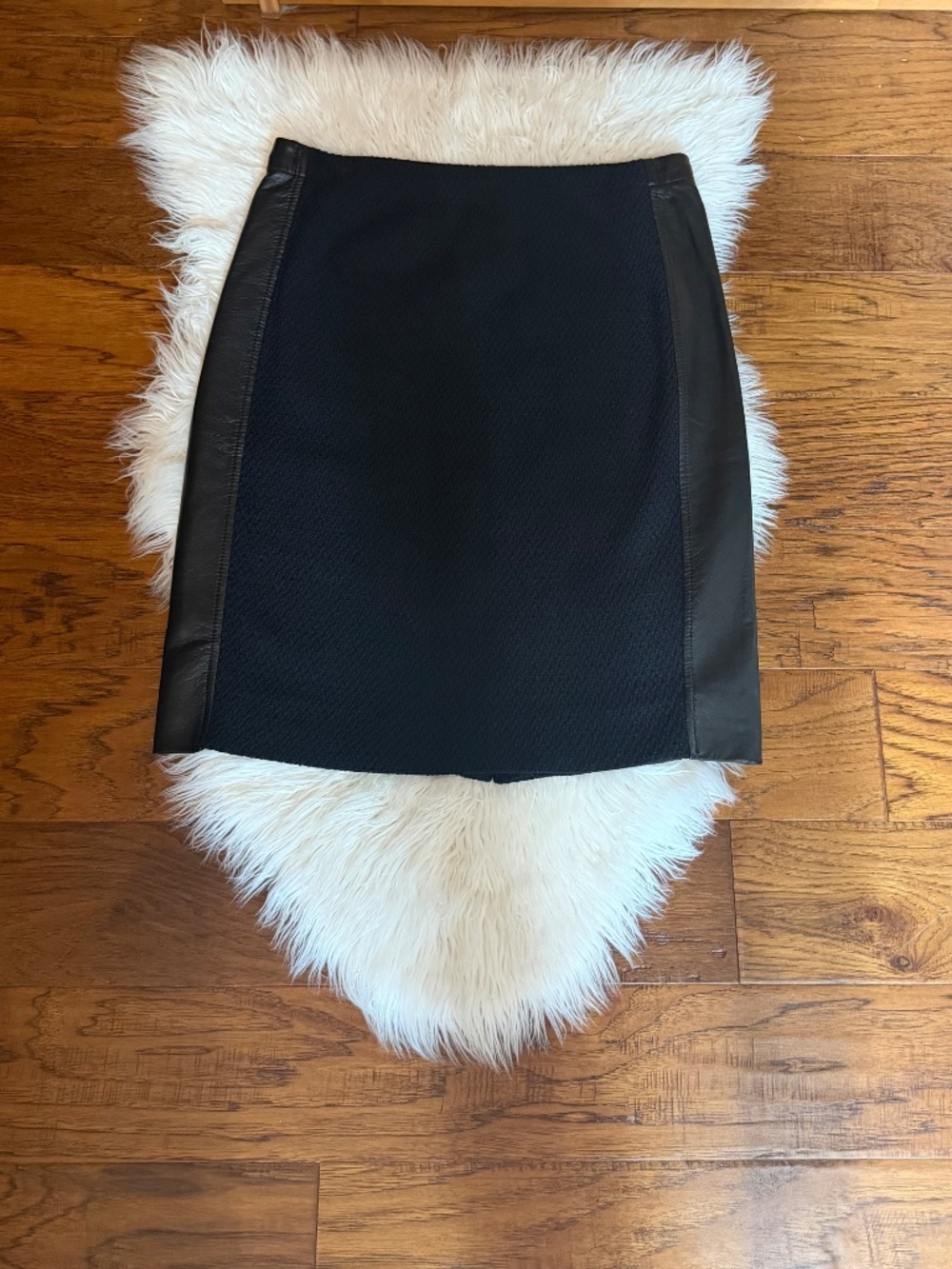 NEW 💝 St. John Leather & Wool Black Fitted Skirt